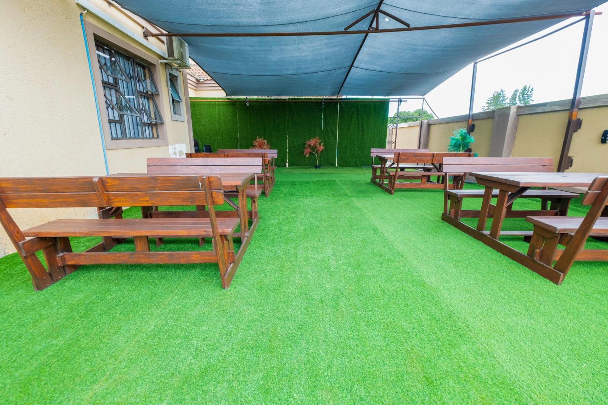 Woodmead Guest House マンジニ エクステリア 写真